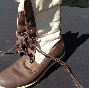 Timberland boots. Used Size 7                     14354. Needs light repair.